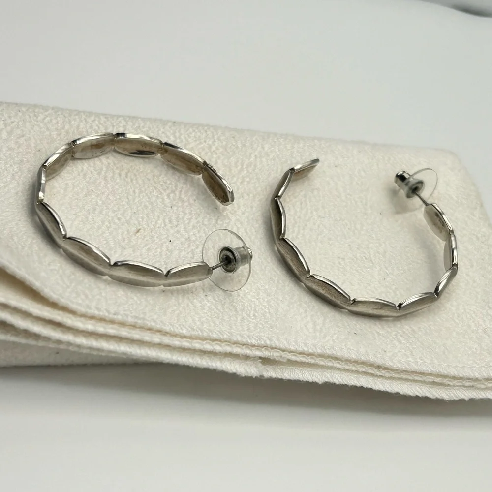 Kendra Scott Brooke Hoop Earrings Rhodium Plated Posts 1.5
